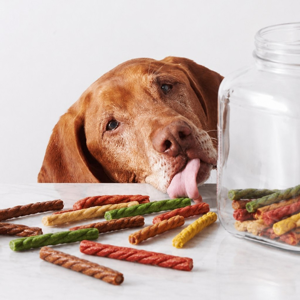 تشویقی سگ اسنکی مدل Chewbone Munchy Twisted Stick طعم گوشت گاو وزن 105 گرم