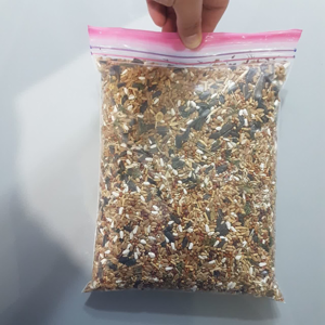 غذای کبوتر مدل سبزیجات معطر وزن 1 کیلوگرم